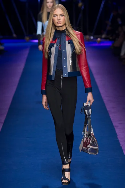 Look 30